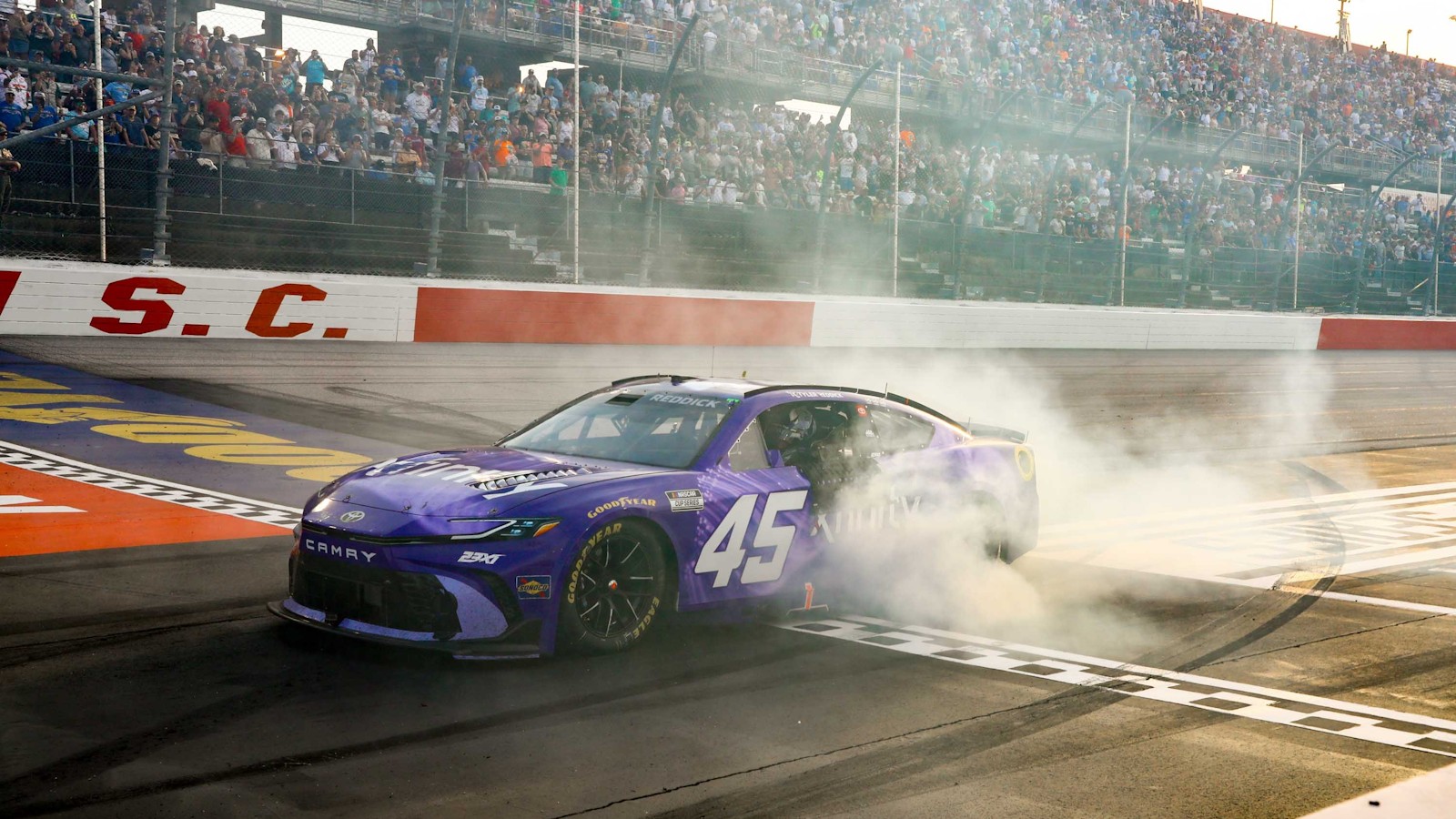 tyler-reddick-darlington-2026_3.jpg