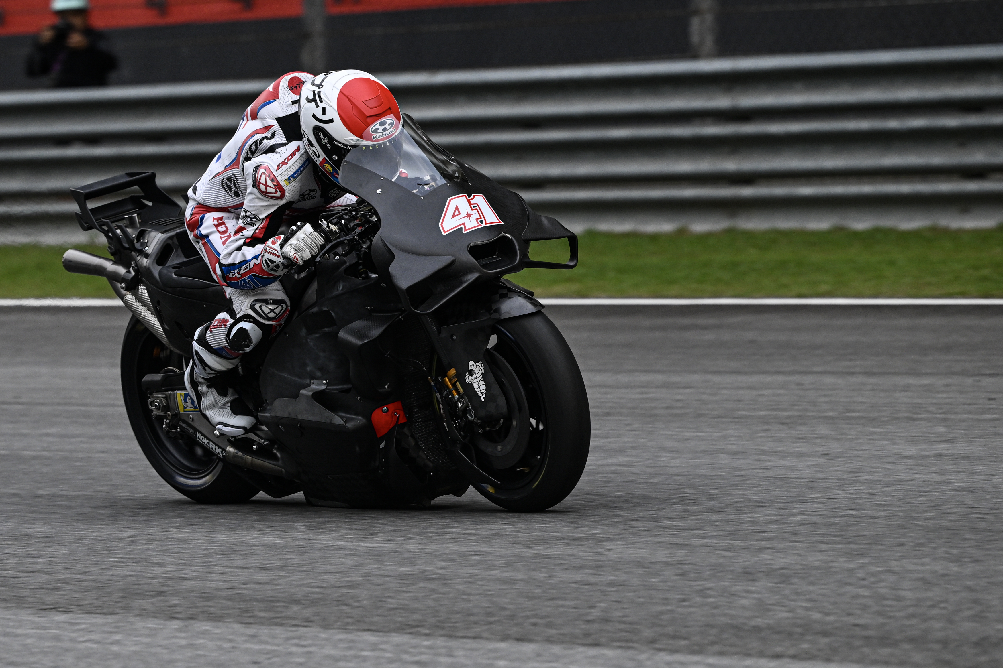 Bagnaia appelle à des tests MotoGP sur les nouveaux circuits avant les Grands Prix - Article MotoGP en vedette sur PitStopInsight