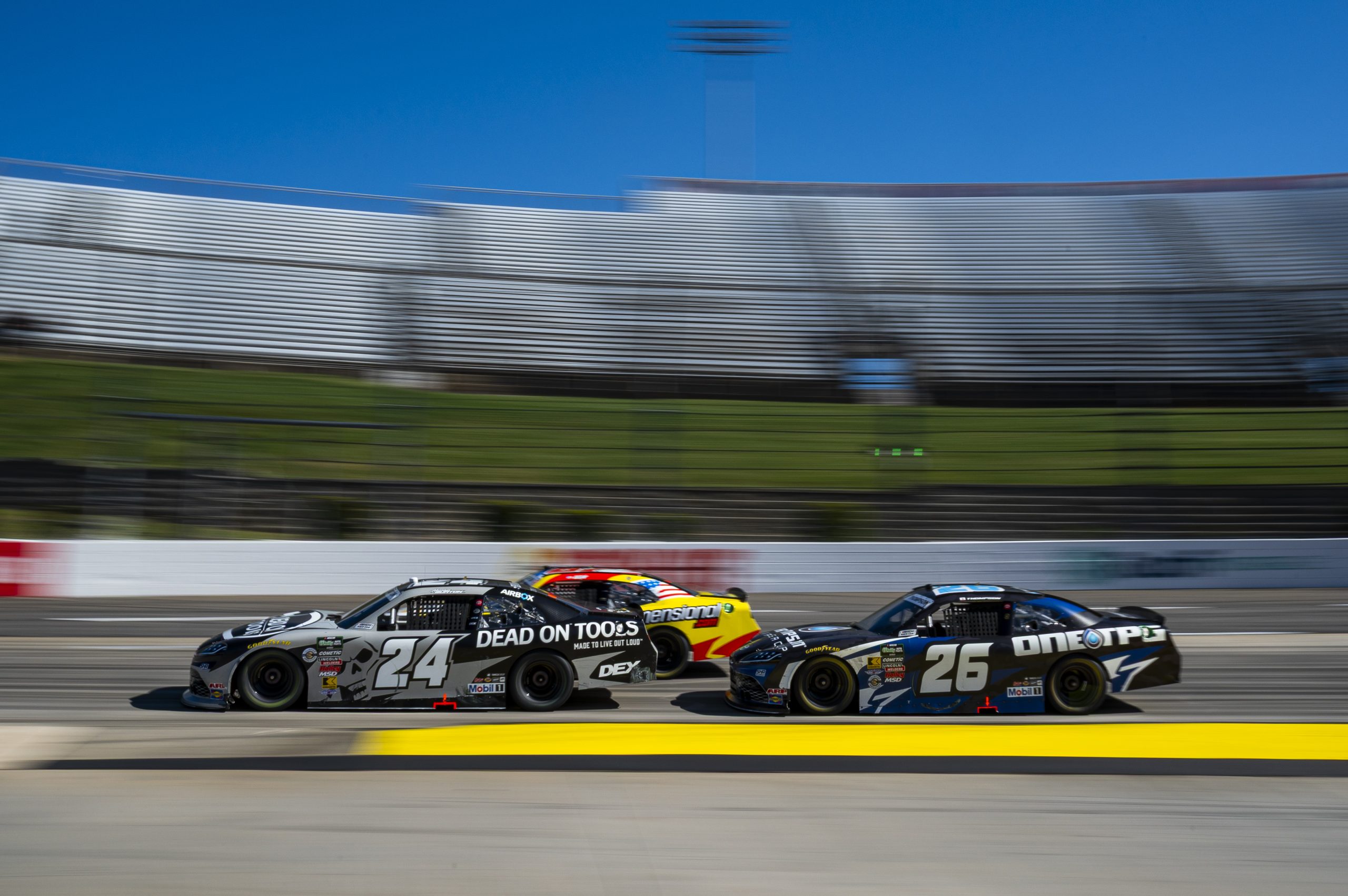 Denny Hamlin rate la perfection de justesse au Cook Out 400 de Martinsville 2026 - Article Nascar en vedette sur PitStopInsight