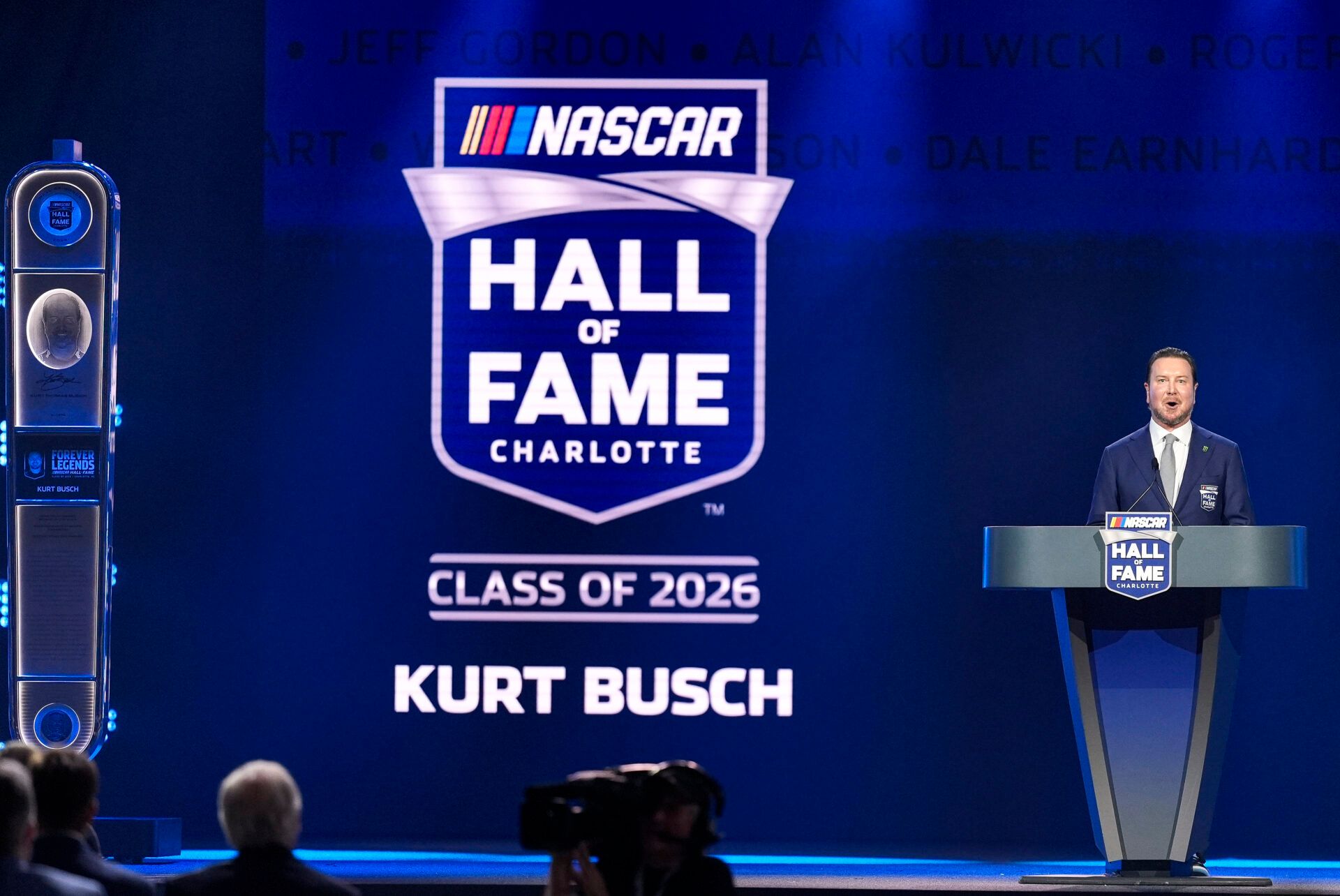 Denny Hamlin s'exprime sur le débat du Hall of Fame de la NASCAR - Article Nascar en vedette sur PitStopInsight