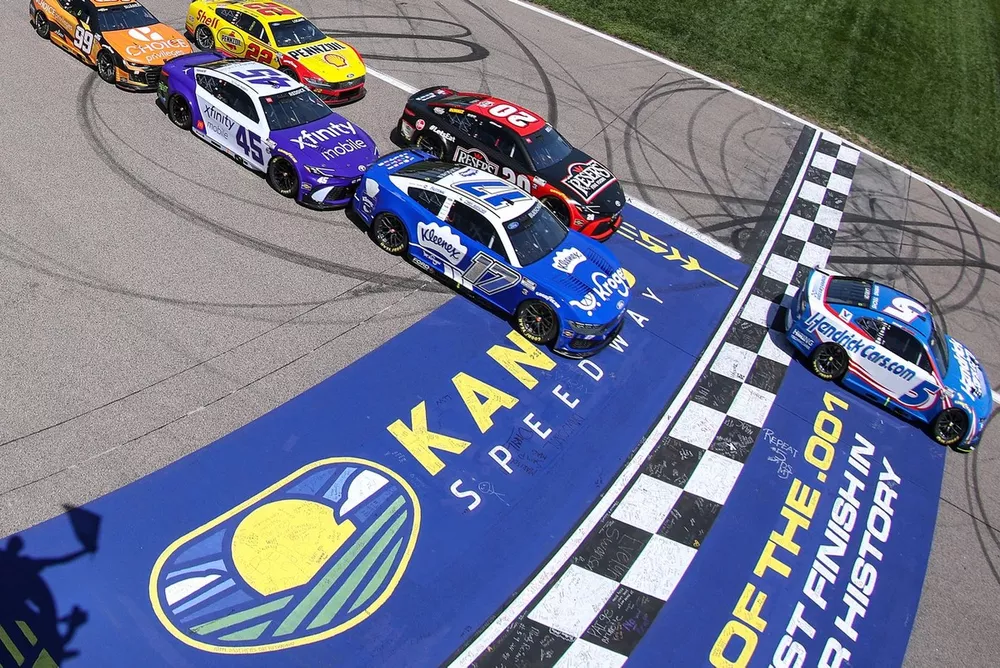 Comment regarder la NASCAR à Kansas : programme du weekend, heure de départ et TV - Article Nascar en vedette sur PitStopInsight