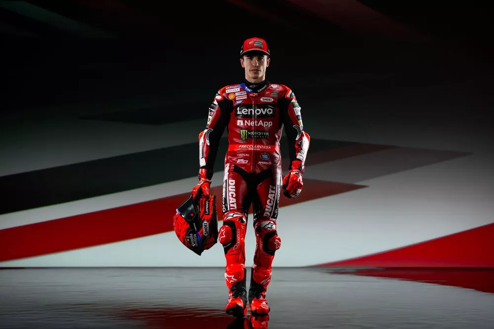 Les blessures de Marc Marquez hantent sa défense de titre en MotoGP 2026 - Article MotoGP en vedette sur PitStopInsight