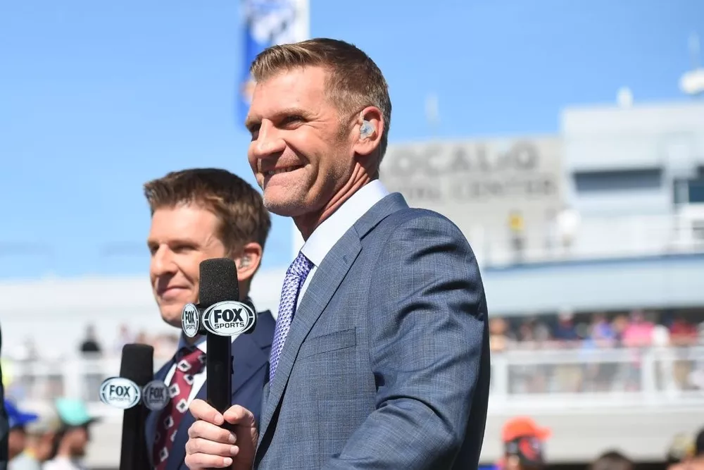 Clint Bowyer et Jamie McMurray de retour surprise en Craftsman Truck Series avec Ram - Article Nascar en vedette sur PitStopInsight