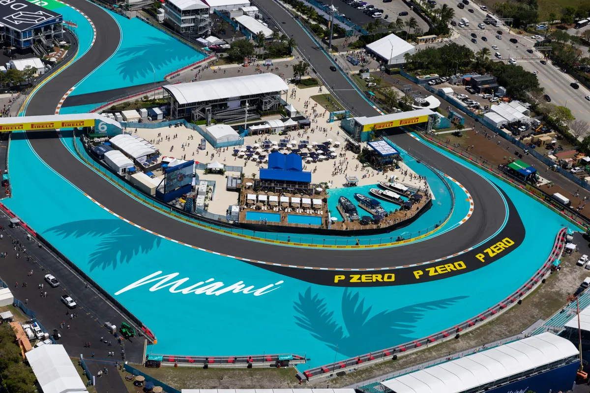 Le Grand Prix de Miami 2026 changera-t-il d’horaire de départ ? - Article F1 en vedette sur PitStopInsight