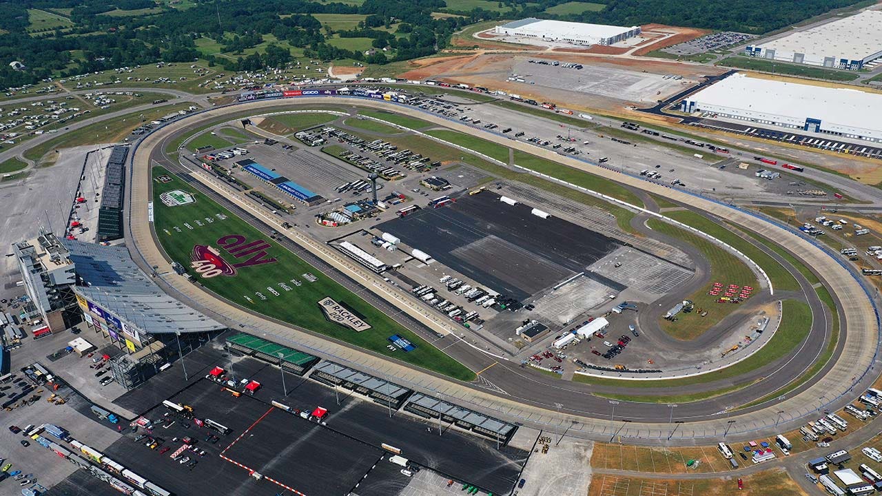 nascar-superspeedways_0.jpg