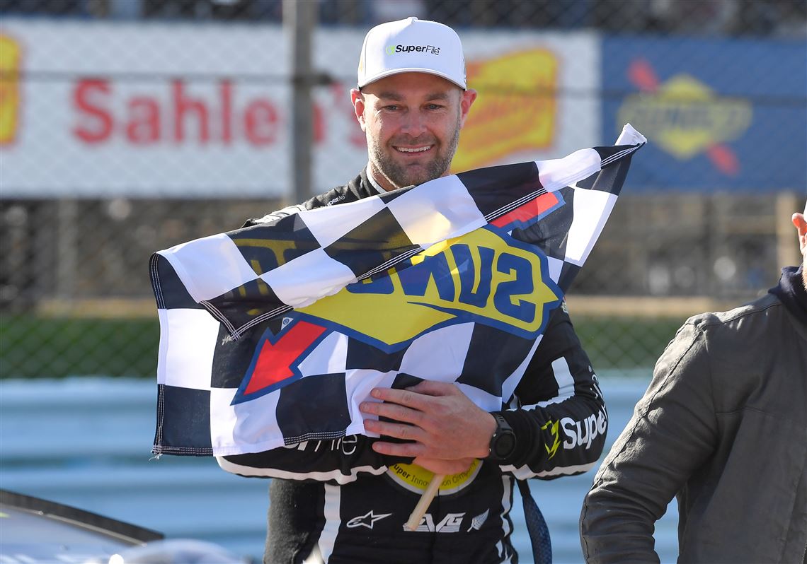 Shane van Gisbergen s'impose à Watkins Glen pour la deuxième année de suite - Article Nascar sur PitStopInsight