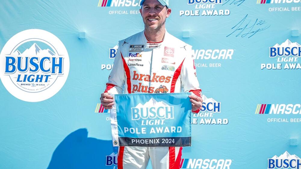 Denny Hamlin décroche la pole pour la finale NASCAR Cup Series 2025 à Phoenix - Article NASCAR sur PitStopInsight