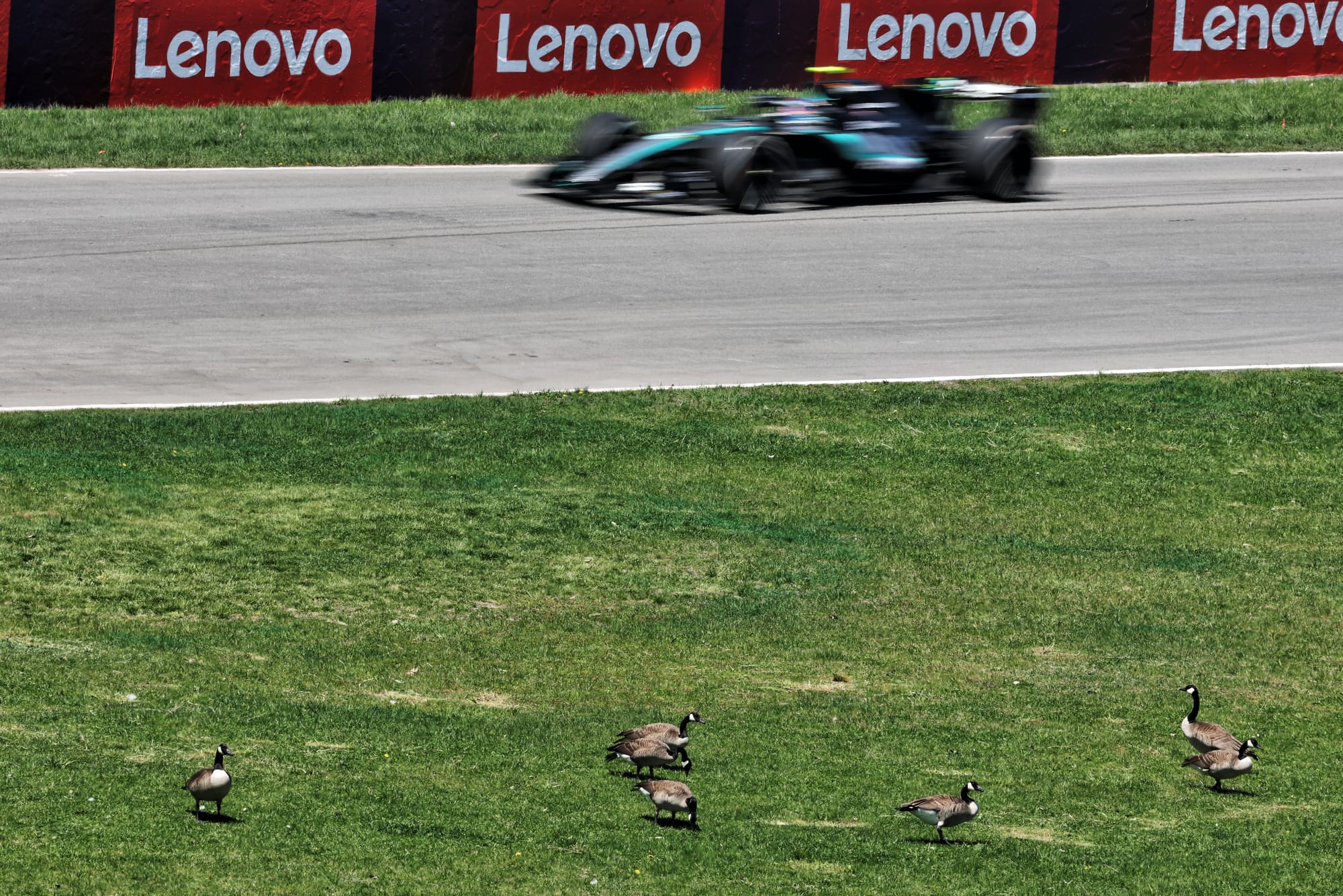 mercedes-intra-team-sprint-duel-canada_0.jpeg