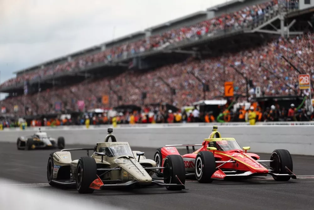 Felix Rosenqvist s'impose lors de la 110e édition de l'indianapolis 500 - Article IndyCar en vedette sur PitStopInsight