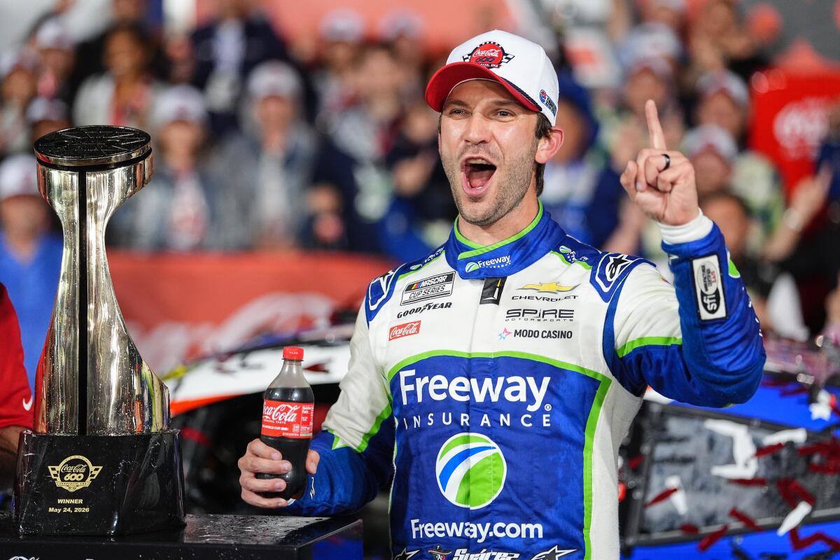 Daniel Suarez, vainqueur inattendu du Coca-Cola 600 2026 - Article Nascar en vedette sur PitStopInsight