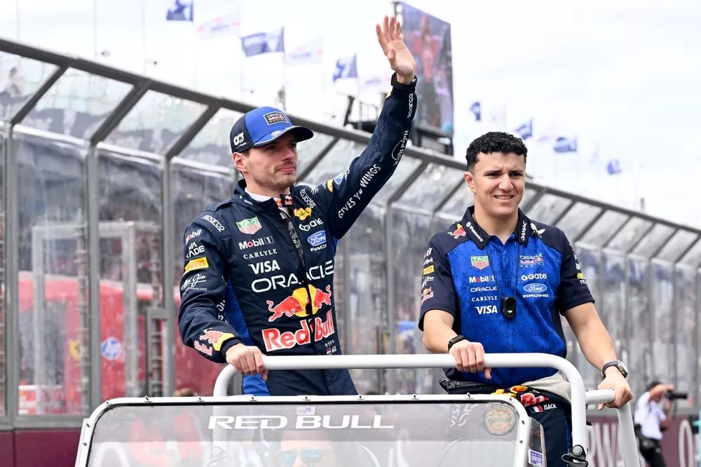 Verstappen bat Zilisch en chaussettes au défi NASCAR Miami - Article Nascar en vedette sur PitStopInsight