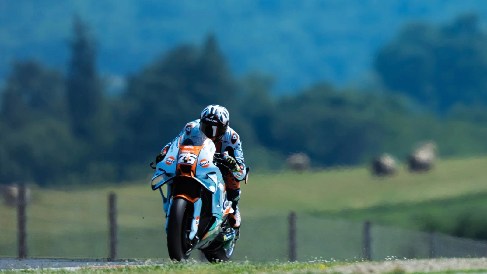 Raul Fernandez domine le sprint de Mugello face à Martin - Article MotoGP en vedette sur PitStopInsight