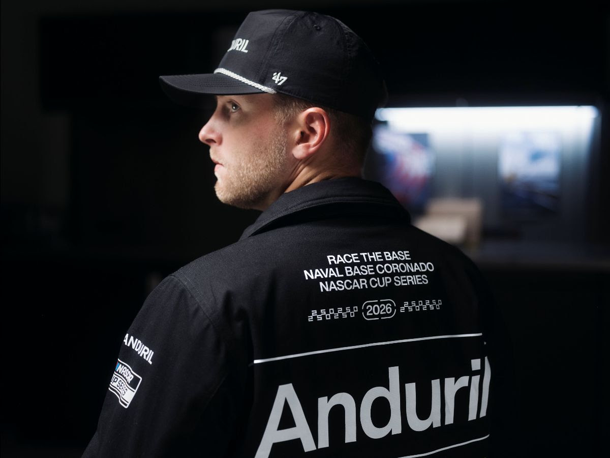Anduril offre une vraie Cup Series Gen-6 : le concours qui change le sponsoring NASCAR - Article Nascar en vedette sur PitStopInsight
