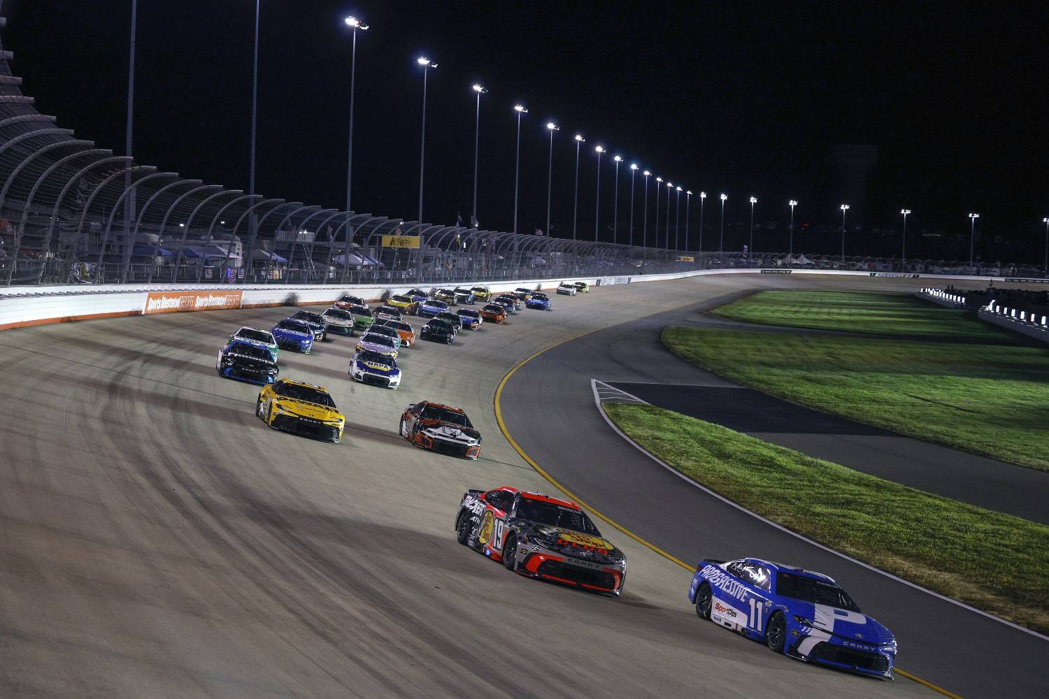 Ross Chastain à la recherche du jeune fan blessé à Nashville - Article Nascar en vedette sur PitStopInsight