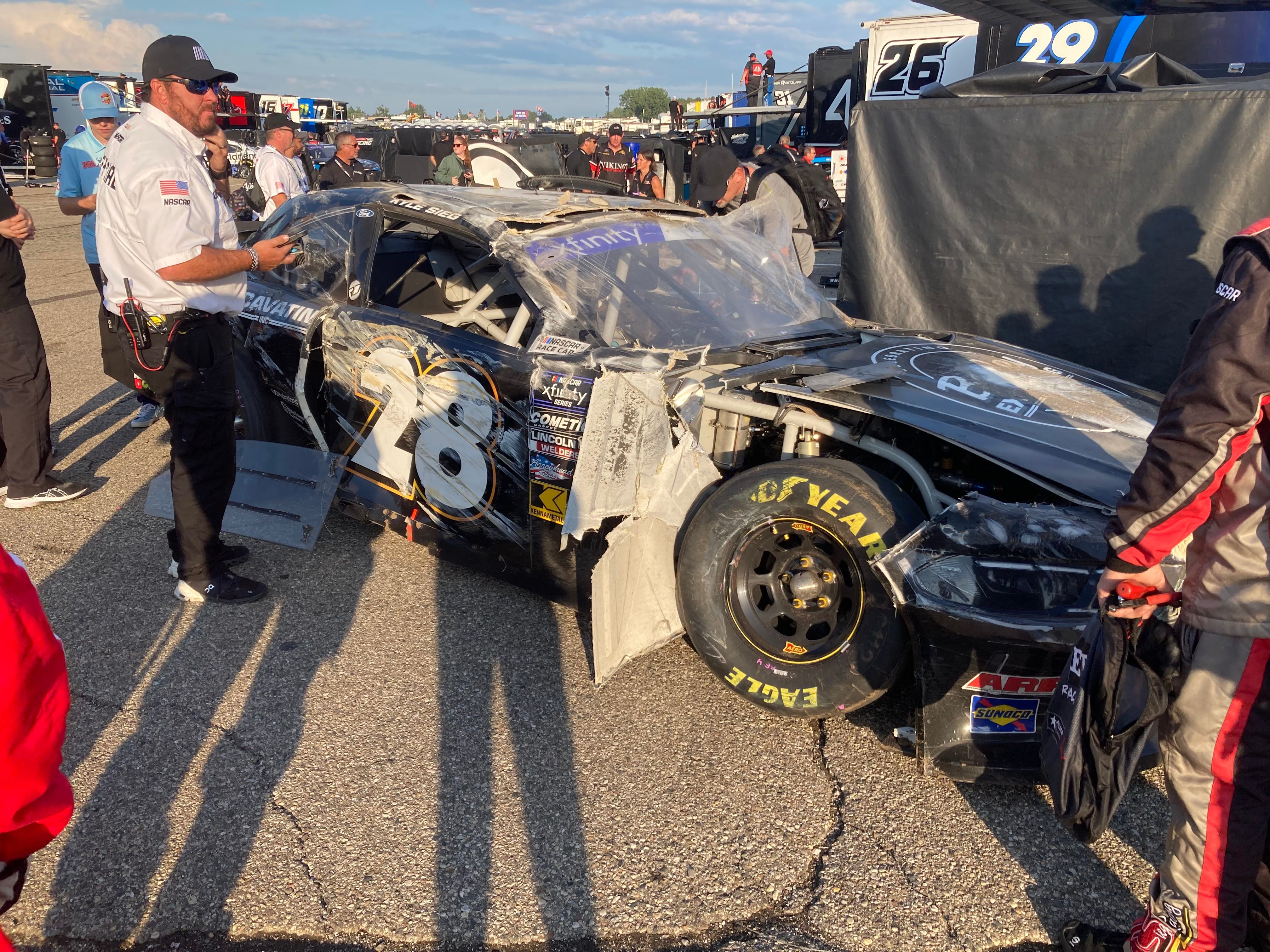 Tyler Reddick victime d'un carambolage au Michigan - Article Nascar en vedette sur PitStopInsight