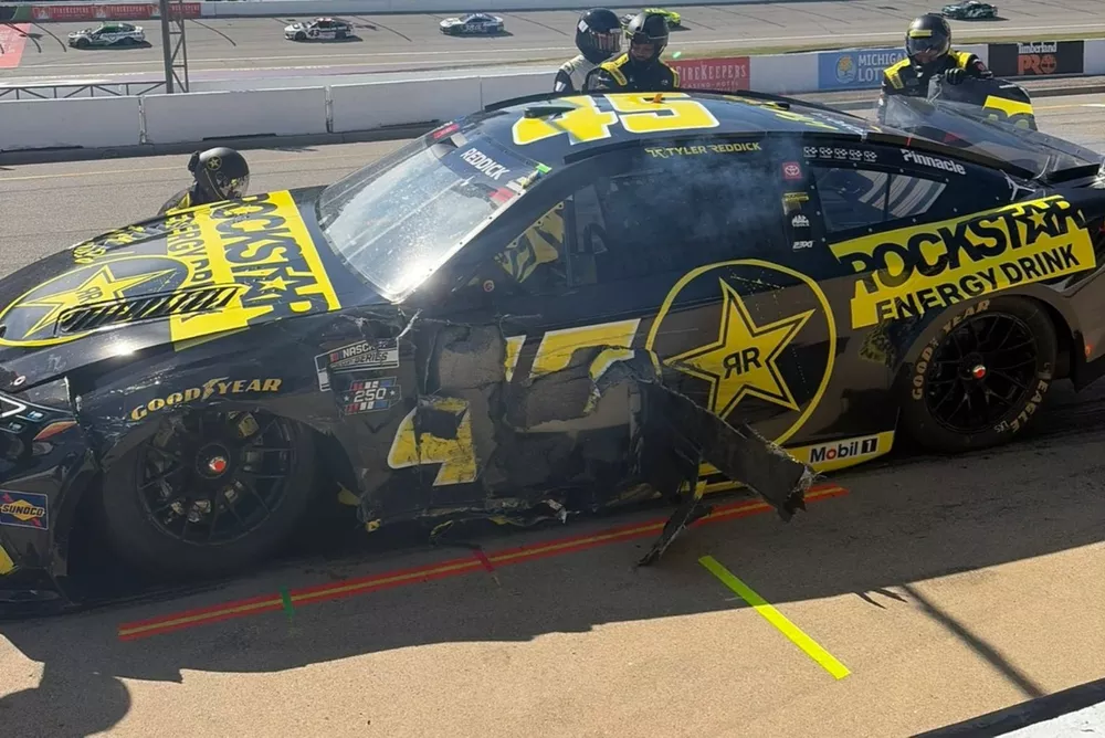 Tyler Reddick perd 46 points d'avance après Michigan 2026 - Article Nascar en vedette sur PitStopInsight