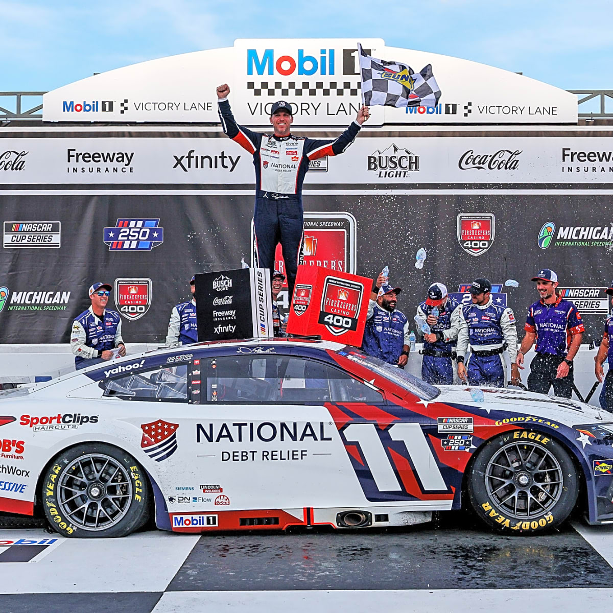 NASCAR Cup Michigan 2026 : Hamlin domine, Reddick chancelle - Article Nascar en vedette sur PitStopInsight