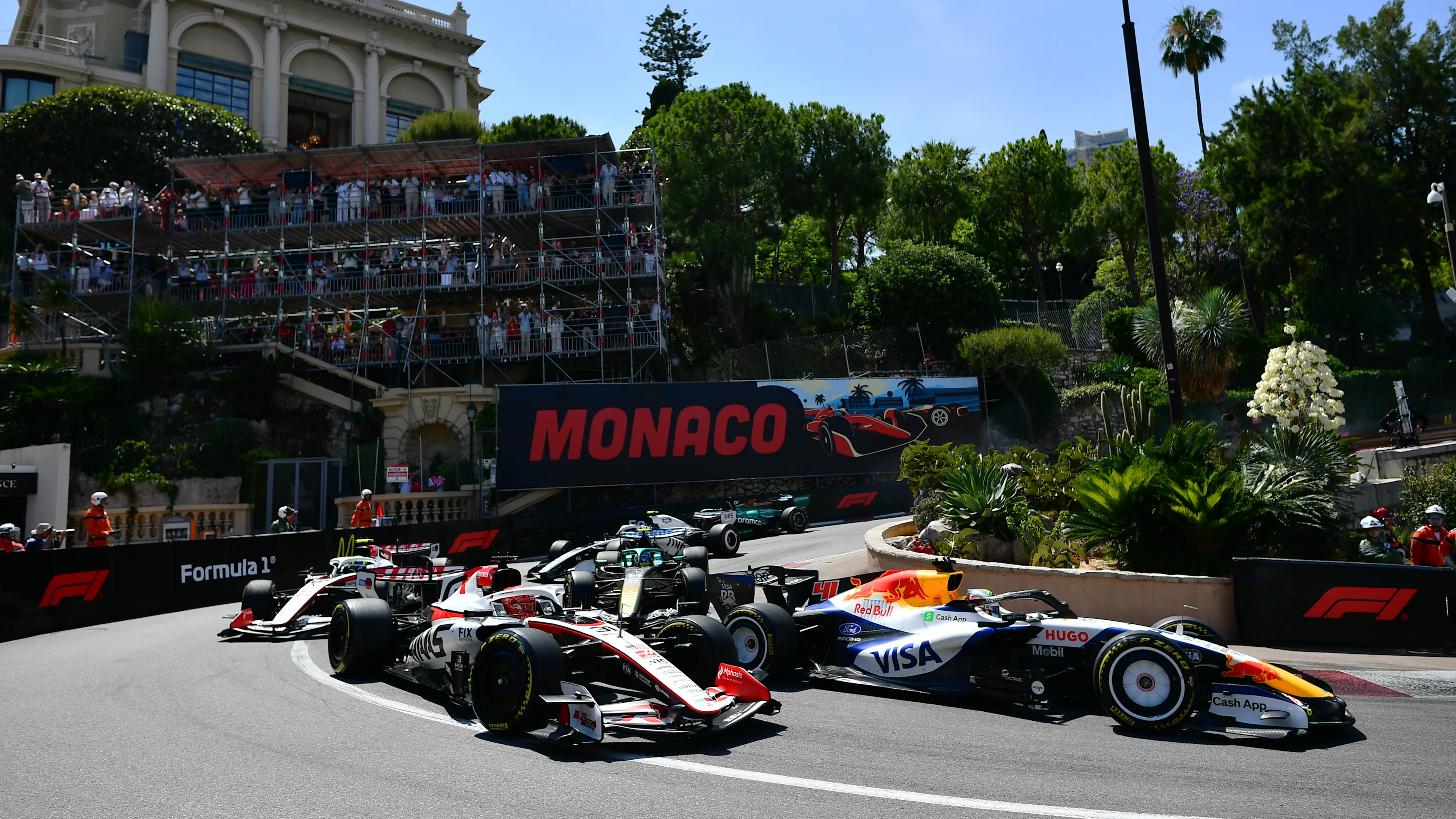 Hamilton, à deux doigts de sa première victoire Ferrari à Monaco - Article F1 sur PitStopInsight