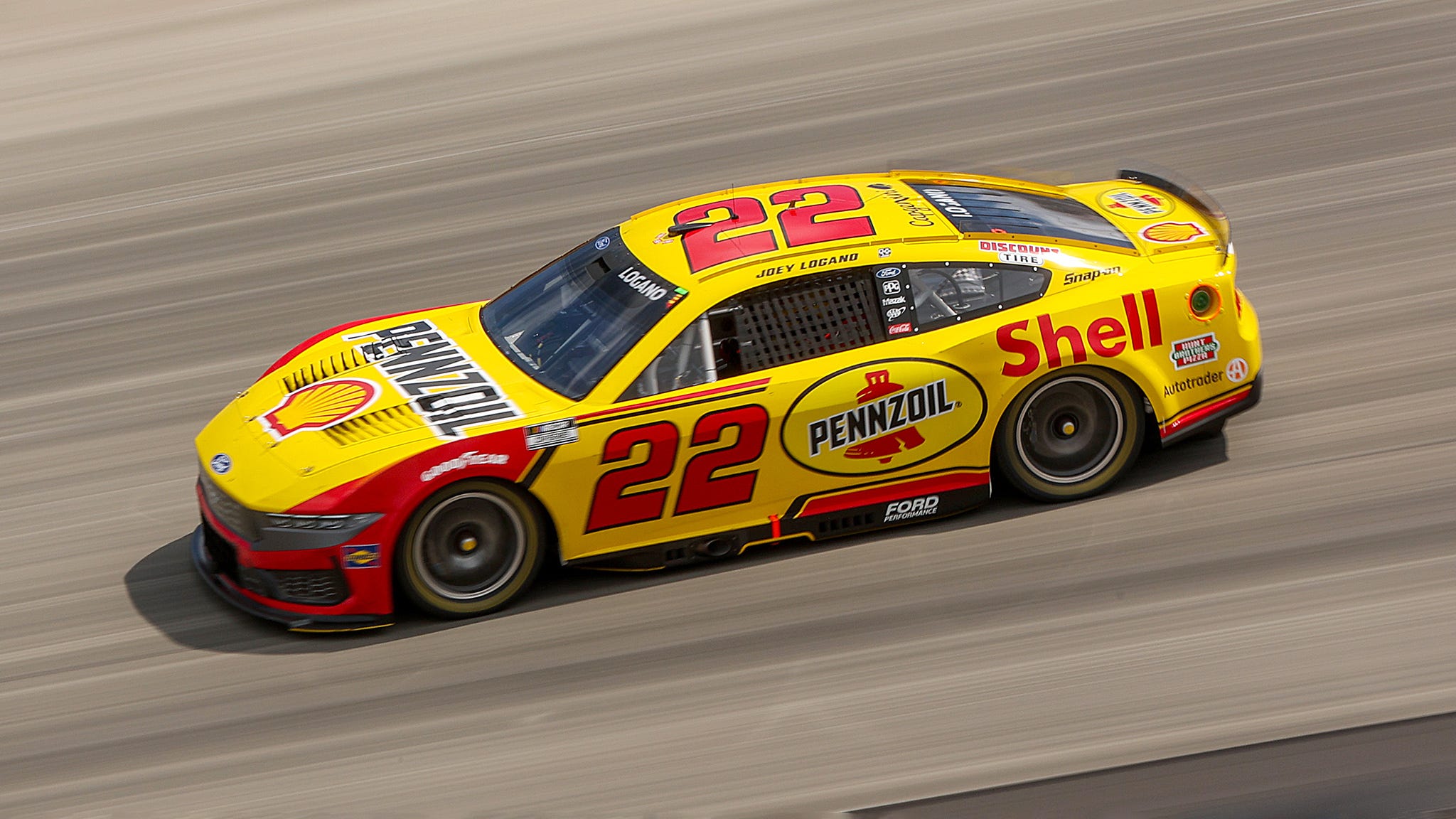 joey-logano-struggles_2.jpg