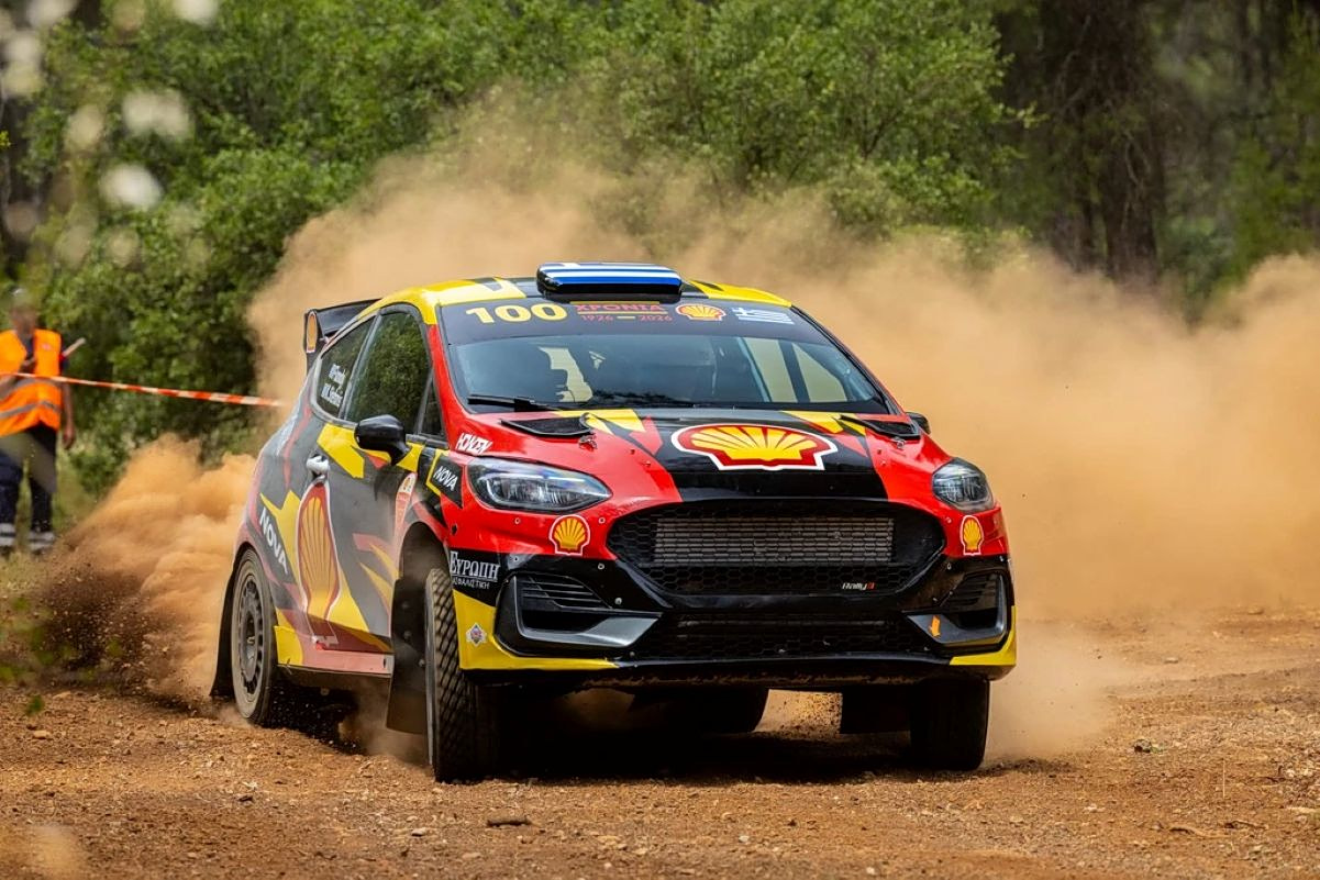 Acropole 2026 : Ogier s'impose sur la super spéciale d'ouverture - Article WRC en vedette sur PitStopInsight
