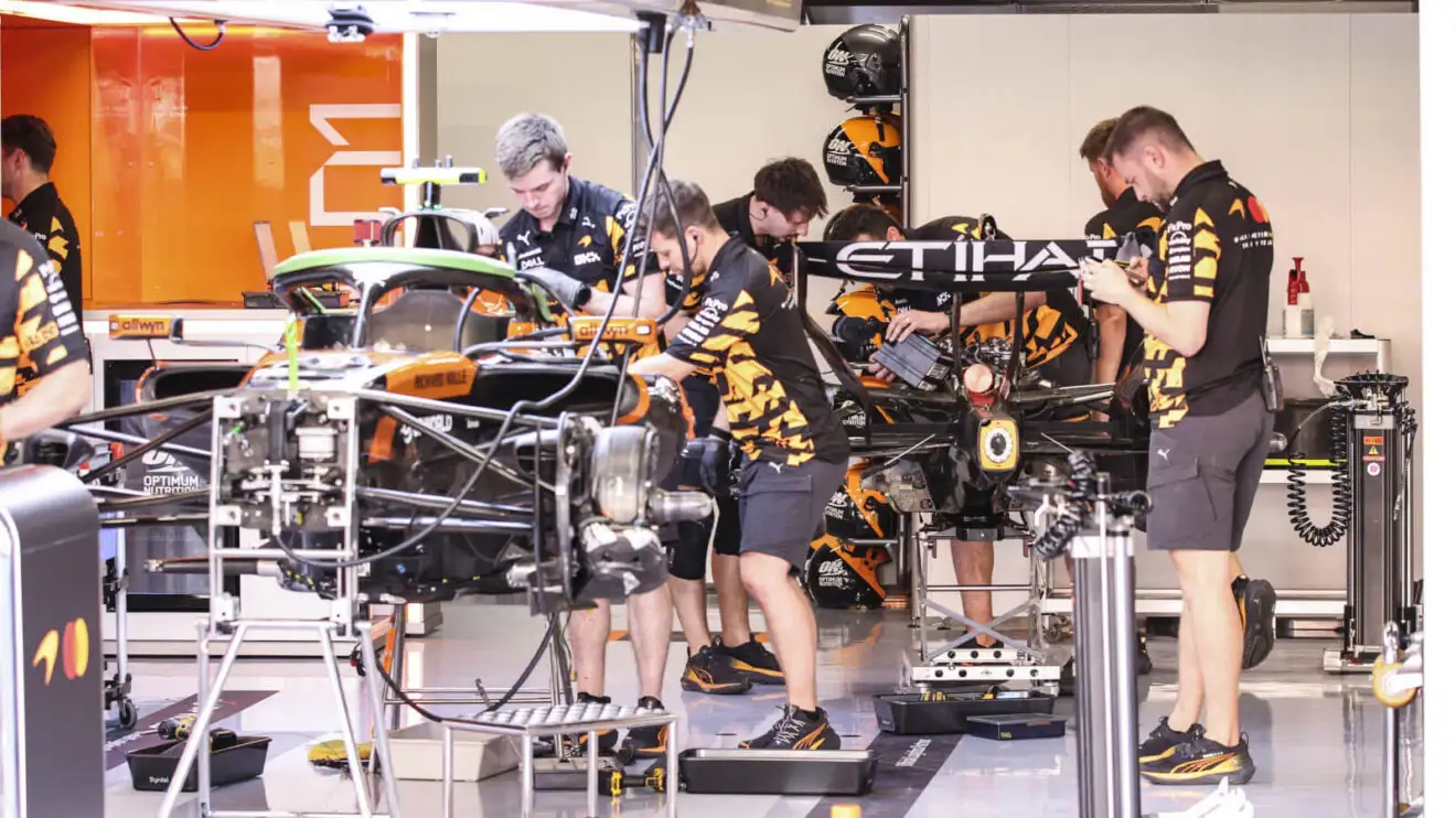 Pourquoi McLaren a gelé son aile McMacarena en Autriche 2026 - Article F1 en vedette sur PitStopInsight