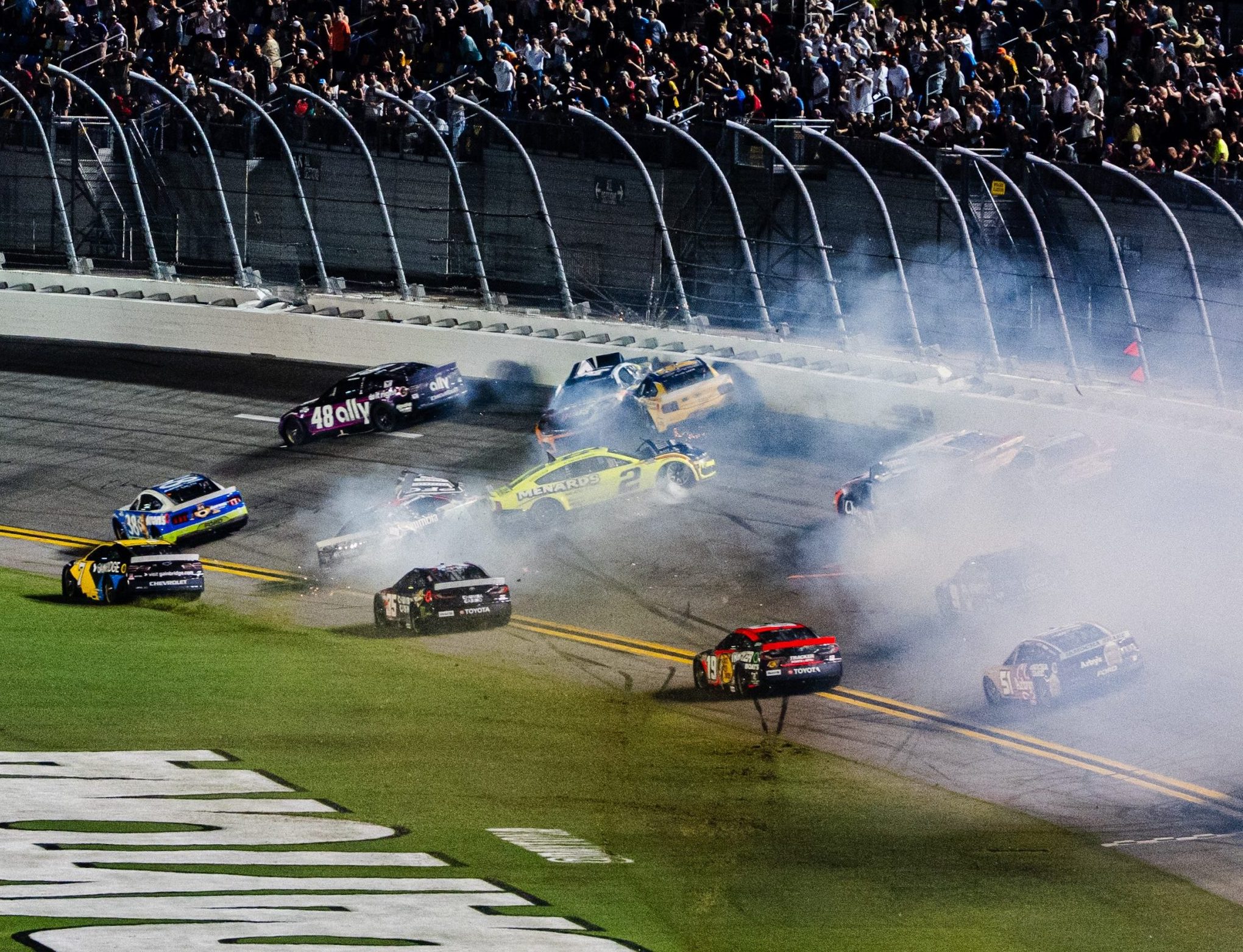 Dillon contre Hamlin : le remake du premier tour à Sonoma - Article Nascar en vedette sur PitStopInsight