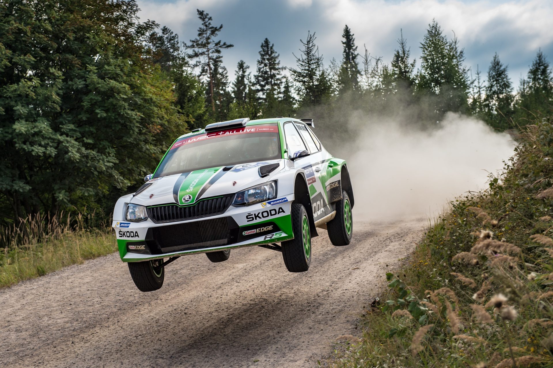 Acropole : Ogier Renverse Neuville de 1,3 Seconde Avant le Showdown Final - Article WRC en vedette sur PitStopInsight