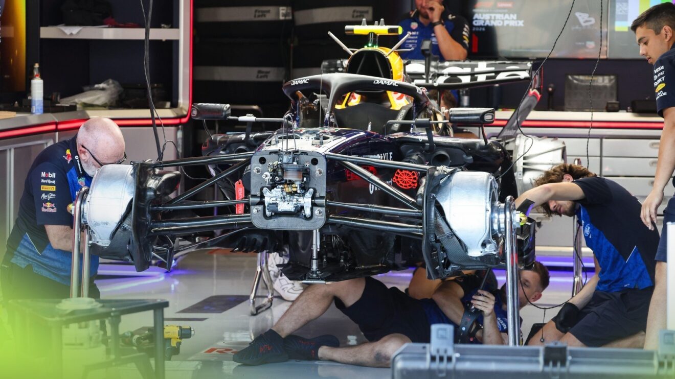 Verstappen Et Le Défi Du Titre 2026 Malgré Les Progrès Red Bull - Article F1 en vedette sur PitStopInsight