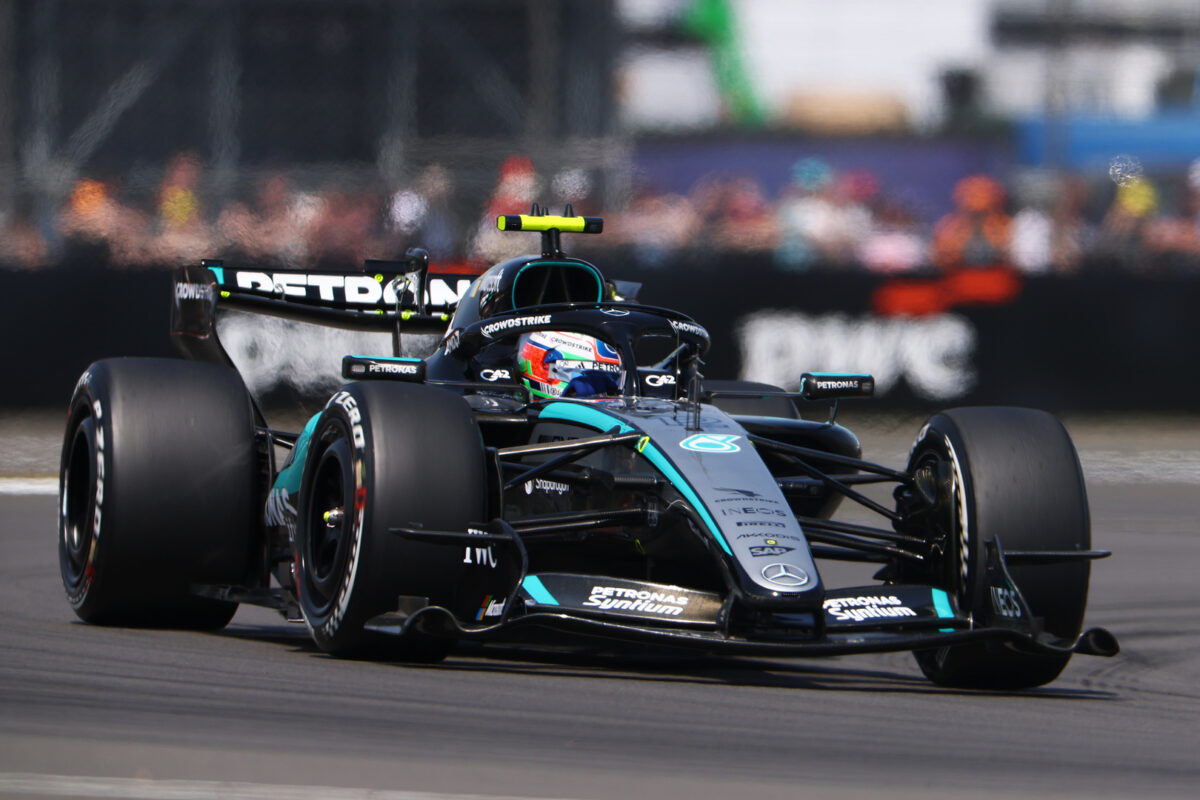 Antonelli Prend Le Dessus Sur Hamilton Pour Sa Première Victoire Sprint - Article F1 en vedette sur PitStopInsight