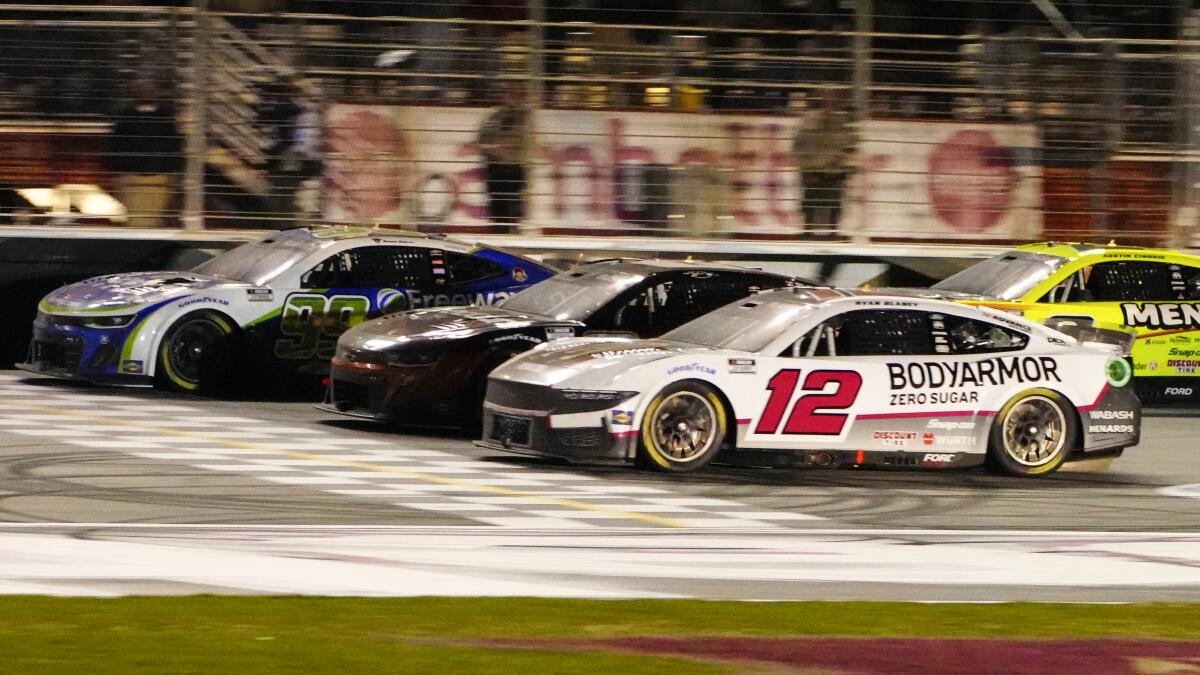 Atlanta 2026 : Pourquoi EchoPark Reste Le Plus Grand Spectacle NASCAR - Article Nascar sur PitStopInsight