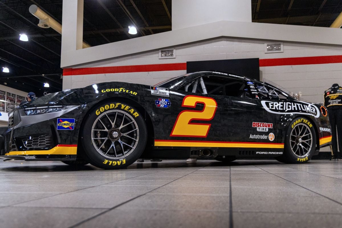 nascar-window-world-450_1.jpg