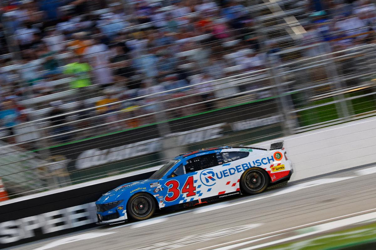 Todd Gilliland l'outsider prêt à défier Blaney pour le million - Article Nascar en vedette sur PitStopInsight