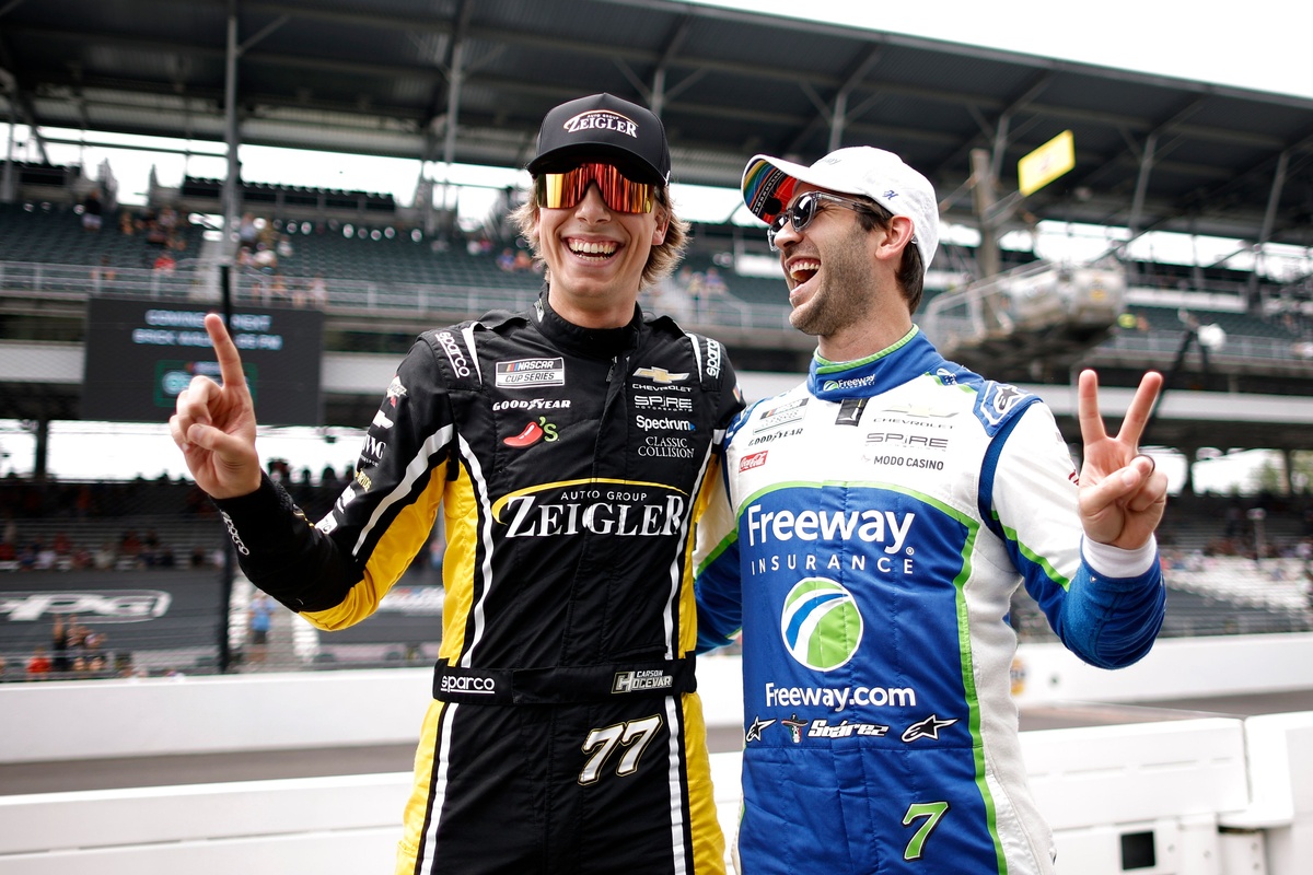 indianapolis-400-last-restart-jgr-team-coordination_3.jpg